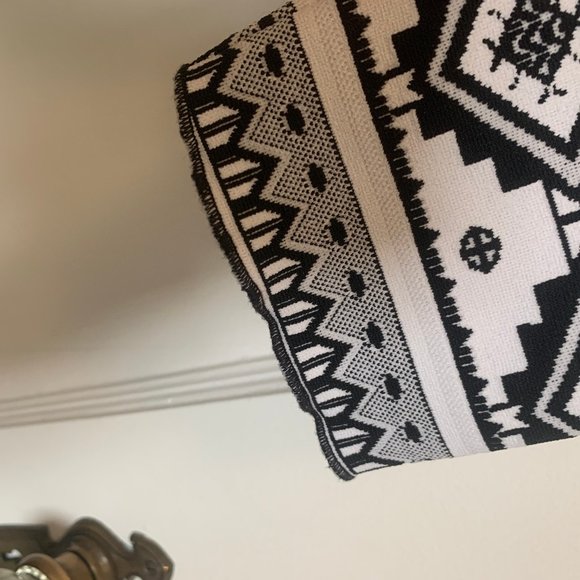 Tribal Aztec Leggings - Picture 3 of 4